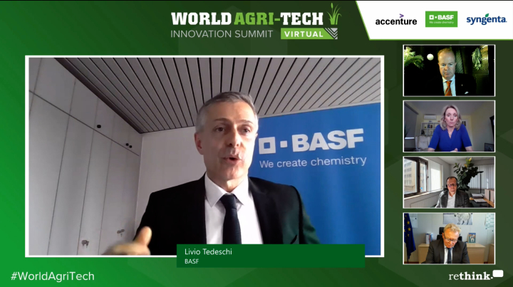 Livio Tedeschi nel corso dell'evento durante il World Agri-Tech Innovation Summit
